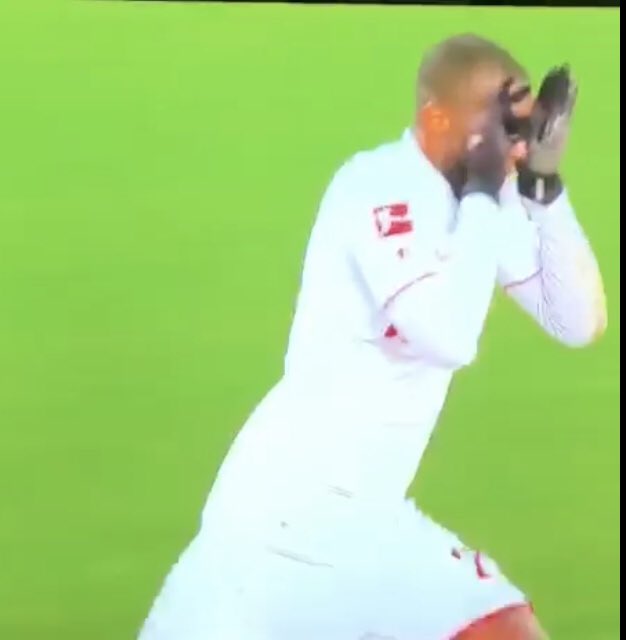GoTallyGo's tweet photo. An die #effzeh Fans die Sonntag zum Spiel #koetsg gehen:In Minute 24 stimmen wir auf der #Südtribüne #HansSchaeferTribüne folgenden Gesang an: #PutinRaus Also!Bitte so laut es geht rufen,daß das ganze Stadion mit einstimmt! Vlt. kannst Du vor dem ne Ansage machen?@TrippelMichael https://t.co/VwnjvLKSwK