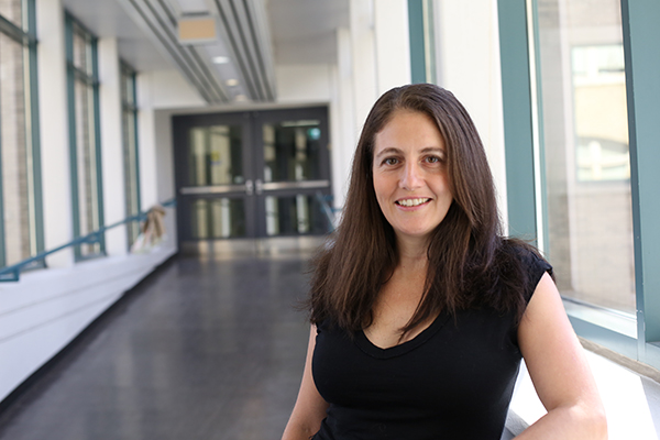 Investigators including Dr. Alison McGuigan created a 3D in vitro tumor model using micro-molded hydrogels that were adapted into a 96-well plate format that integrated patient-derived organoids with longitudinal automated imaging 📸 . | <a href="/chemuoft/">Chemistry at UofT</a>
bit.ly/3pvKlv1