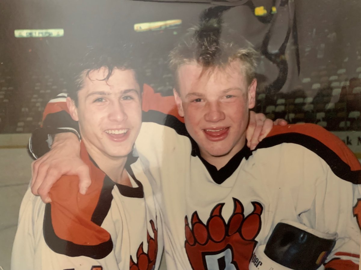 We did it in 1989 and 1990.  The Bears can do it again tonight. #StateTournament #TheRivalry @TheHornWBL @WBLHS_Hockey @AlumniWBLhockey @GoWBLBears @WhiteBearMN