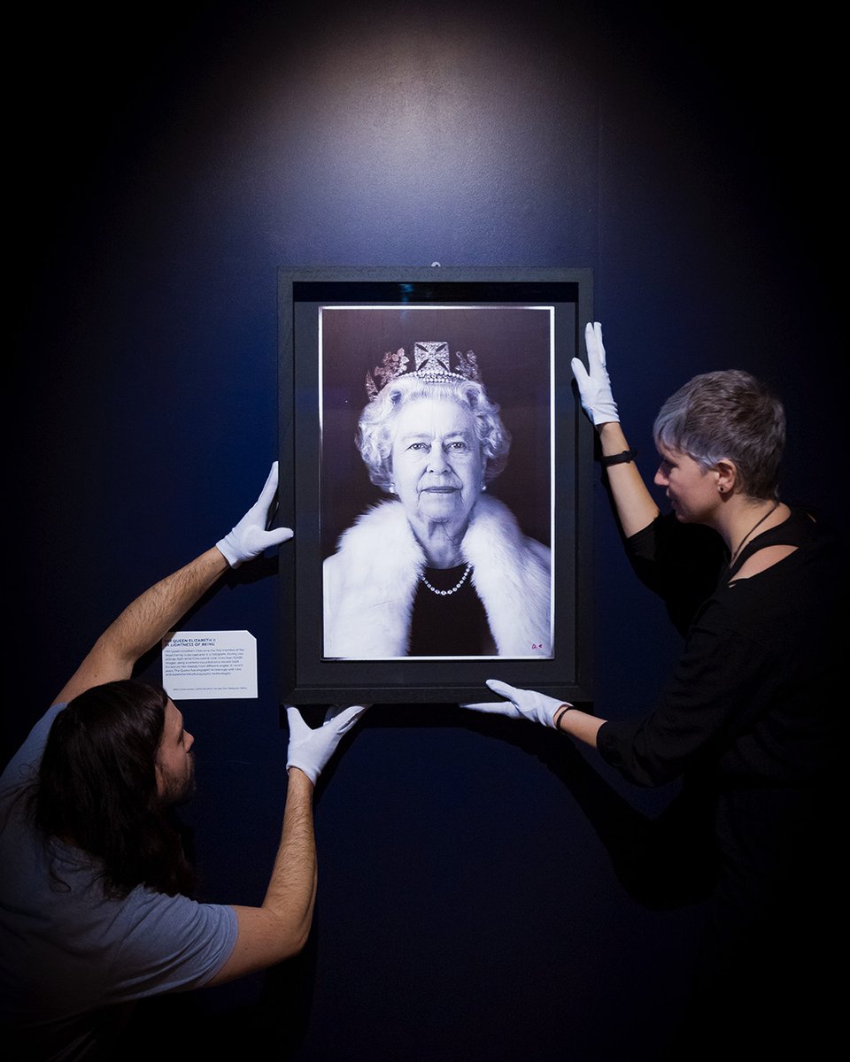 HRP_palaces's tweet photo. 🎉 It's opening weekend 🎉 Have you got your tickets for Life Through a Royal Lens at Kensington Palace yet? 

👉 https://t.co/3G8nAERncy

📷 ‘Equanimity’ lenticular by Chris Levine, on loan from the Belgravia Gallery
💎 In partnership with @GarrardLondon https://t.co/Dy1oAlFz8e