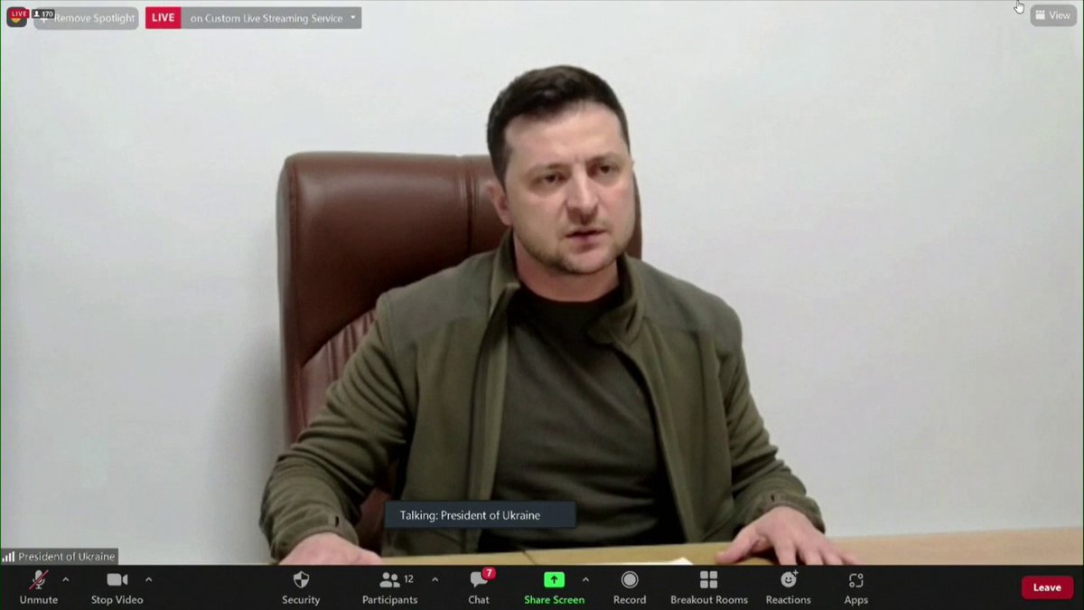 BFMTV's tweet photo. 🔴 EN DIRECT 
Volodymyr Zelensky assure que si l'Ukraine tombe, "l'Europe tombe avec nous"
https://t.co/d6V8p2hybN https://t.co/lJ92Aa2EPS