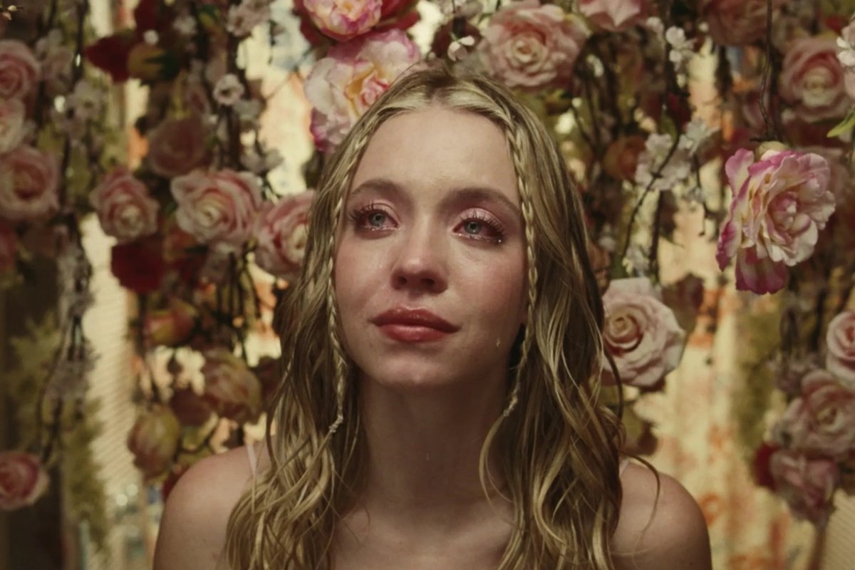 poptime's tweet photo. 5 Cenas que nos ajudam a entender as escolhas, as más escolhas e as lágrimas da Cassie, de Euphoria; a thread 💐😢💔 https://t.co/CtkSltRXIp