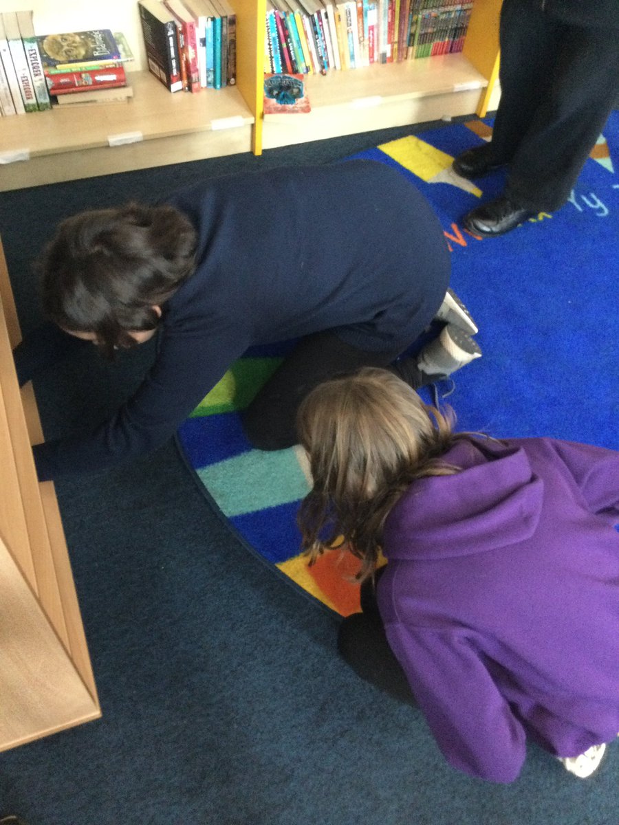 MissRGordon's tweet photo. P5 loved visiting our new school library for #WorldBookDay We were extremely grateful for our P7 reading ambassadors who helped us and gave some brilliant advice/recommendations on books we could choose. We can’t wait to go back soon📖🌟 #UPSlovestoread https://t.co/LJDoDy9G8q