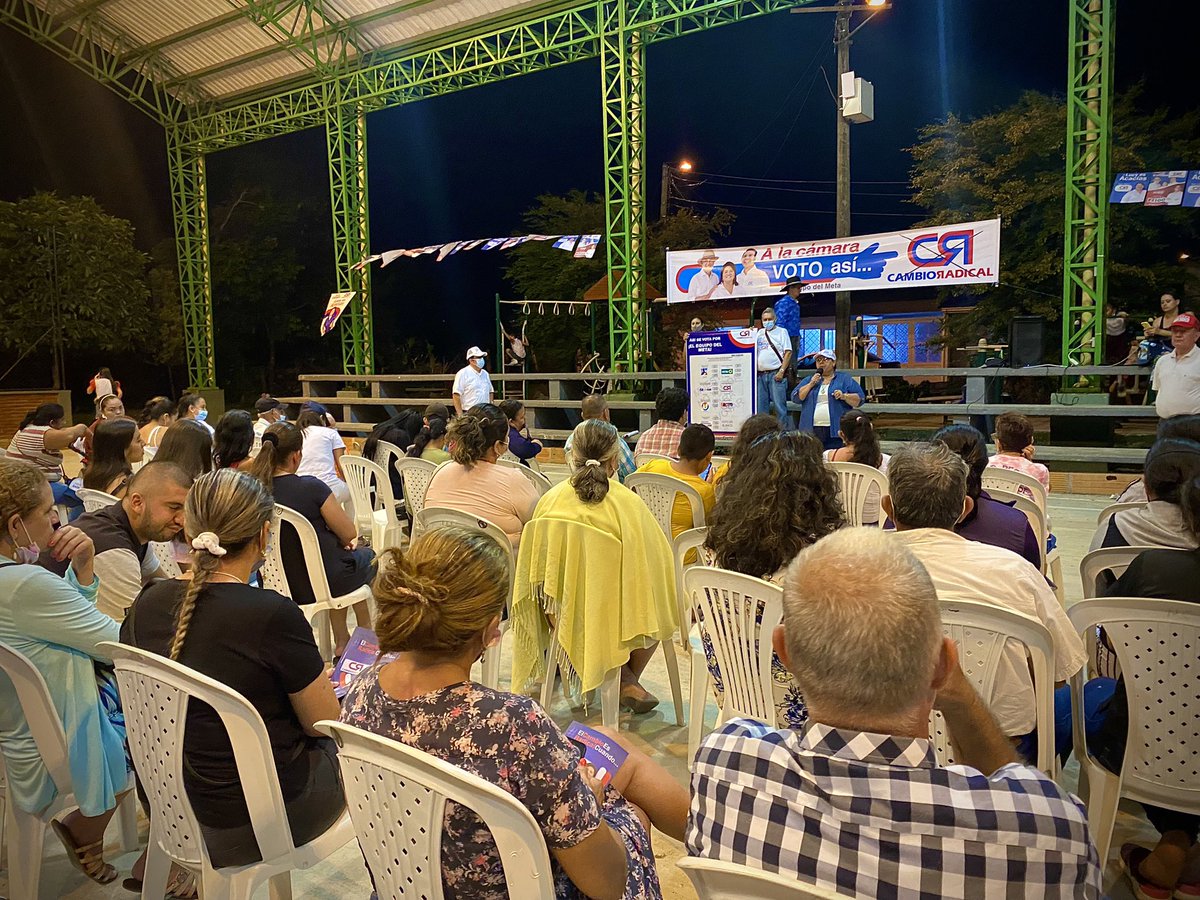 tlucyfernanda's tweet photo. Contamos con un excelente equipo de trabajo, que día a día sabe afrontar las adversidades y poner la cara ante cualquier situación. Así es el equipo Del Meta. #CambioRadical #Camaraderepresentantes #ElEquipodelMeta #NuestraMetaeselMeta https://t.co/NXnBQS2Htv