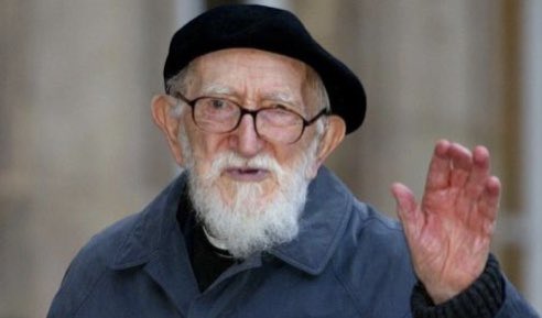 Comme le disait l’Abbé Pierre : plus que le permis de construire, il faut offrir le droit de vivre. Comme c’est juste ! L’acte d’habiter est une des conditions pour exister. Là où il n’y a pas de lieu, rien ne peut avoir lieu.  #AppeldeLyon