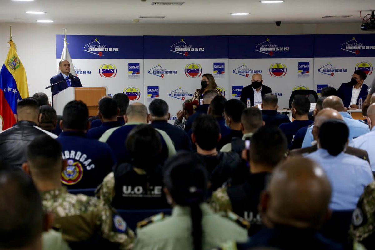 MijpVzla's tweet photo. #Entérate | Este Protocolo, promueve las buenas prácticas policiales con estricto apego al ordenamiento jurídico vigente,al debido proceso y al respeto de los Derechos Humanos, teniendo como fundamental objetivo la estandarización de las actuaciones. #MedioPetroAClaseTrabajadora https://t.co/k5ZGmVtivf