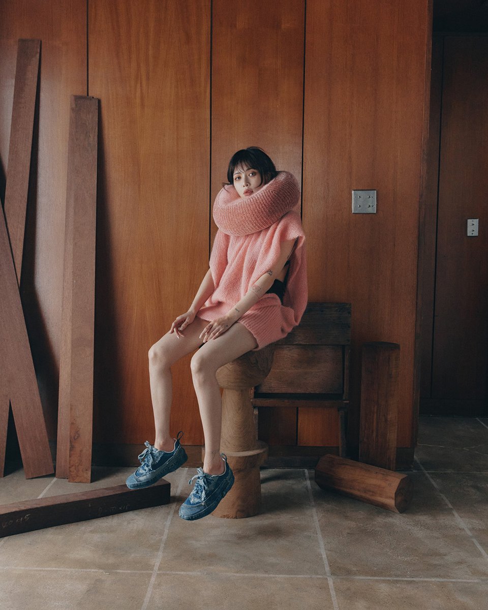 LoeweOfficial's tweet photo. HyunA in #LOEWEFW22 https://t.co/YKBxd5G4Hw
