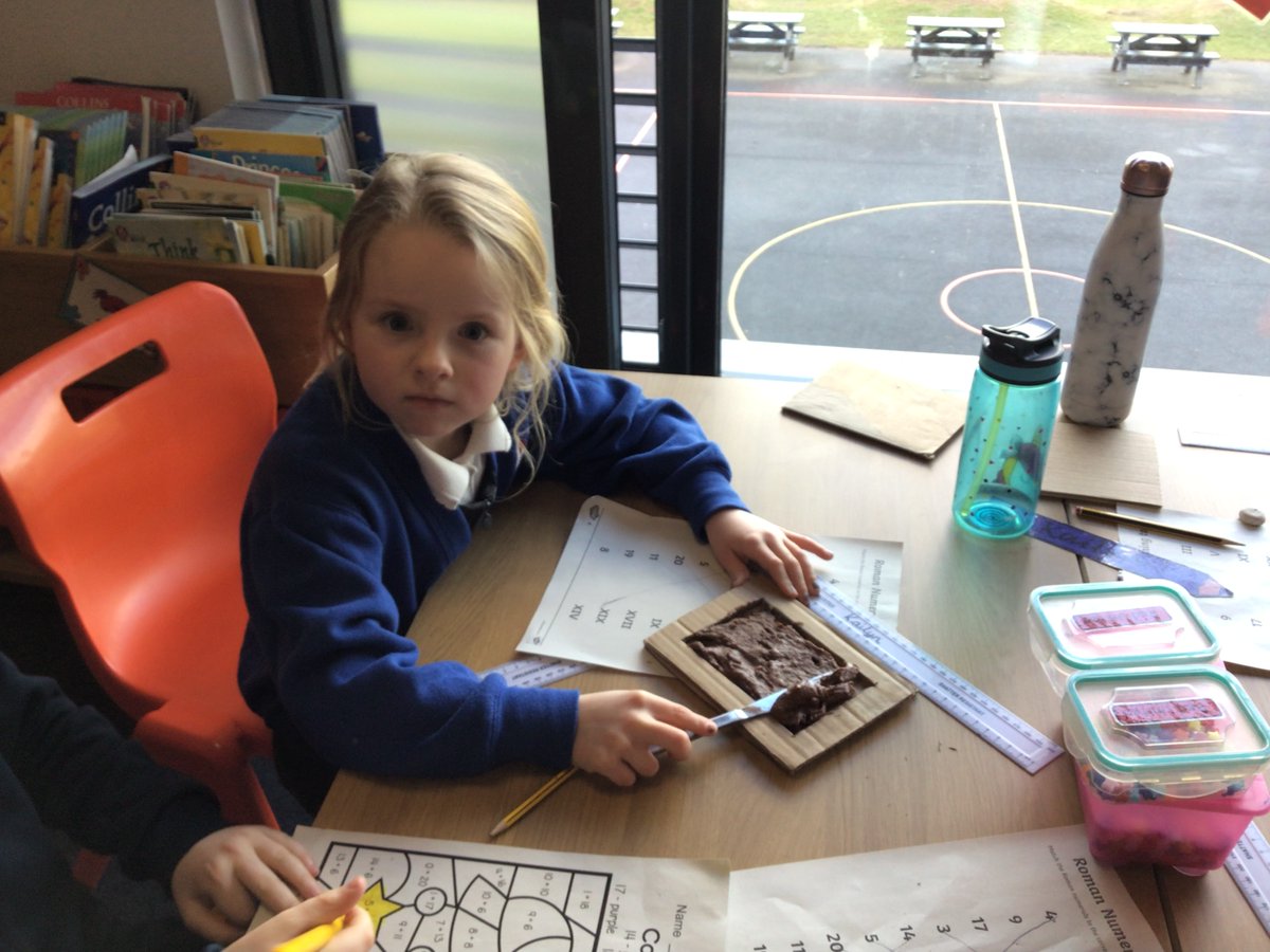 Blairdardiepri's tweet photo. P4/3 have had fun learning about Roman clothes, Roman tabulas And Roman numerals. We were also learning about the meaning of Shrove Tuesday and Lent. #connectingthelearning #learningtogether https://t.co/yxMeYk3099