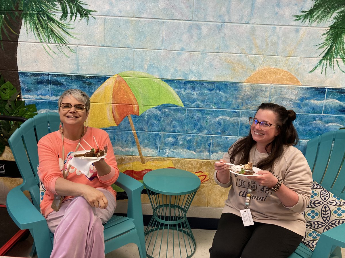 PrincipalSmartz's tweet photo. Chocolate fondue treats for teachers...because they deserve it!  @RBESCardinals https://t.co/AAb903RAeQ