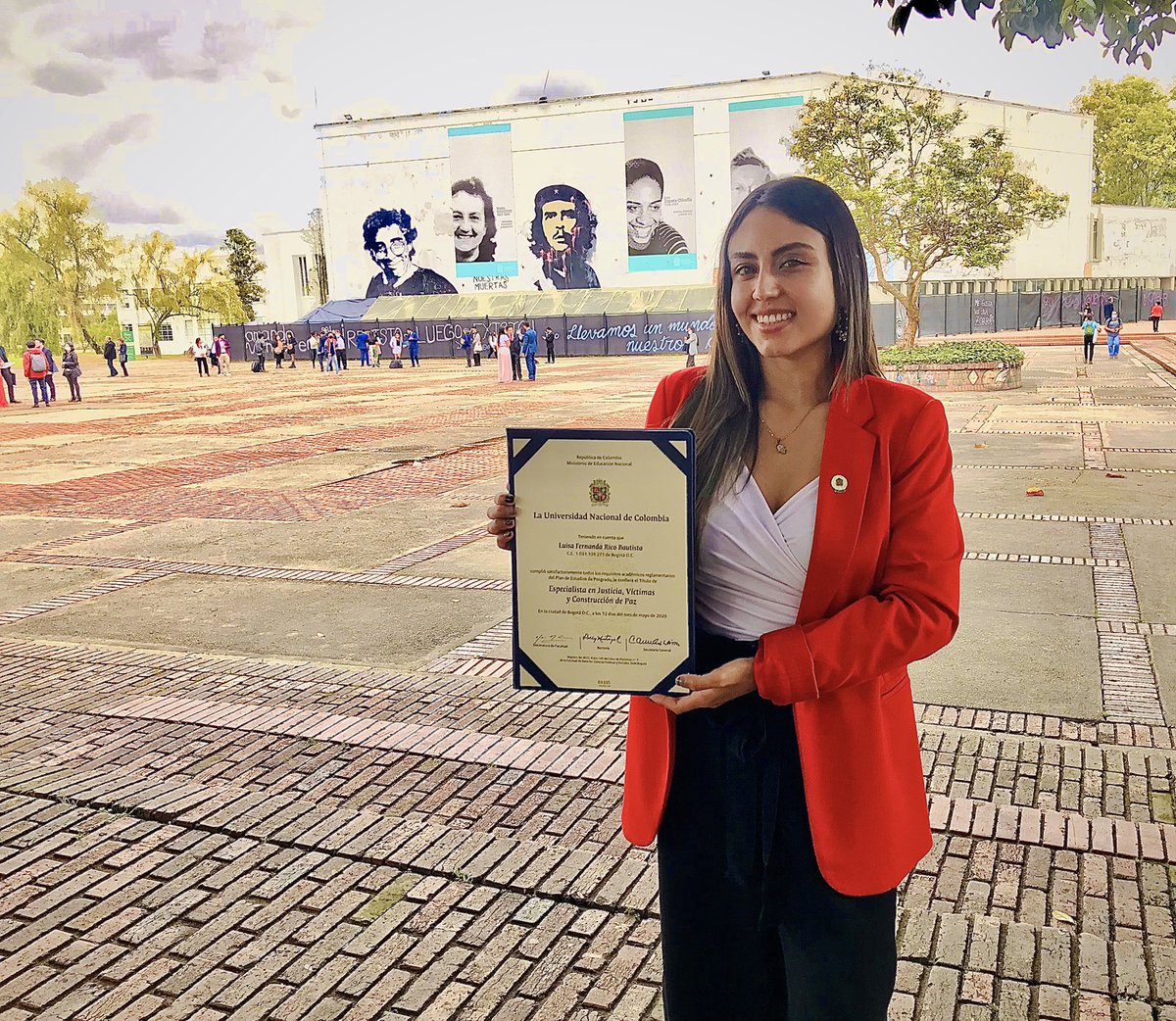 LuisaRicoB's tweet photo. Dos años en los que la pandemia dejó pausado este momento y no puedo estar más feliz y agradecida de regresar a mi amada Universidad Nacional a recibir el resultado de una determinación. Gracias a la vida que me permite construir este camino. #EgresadaUNal https://t.co/TgOsXyaeWr