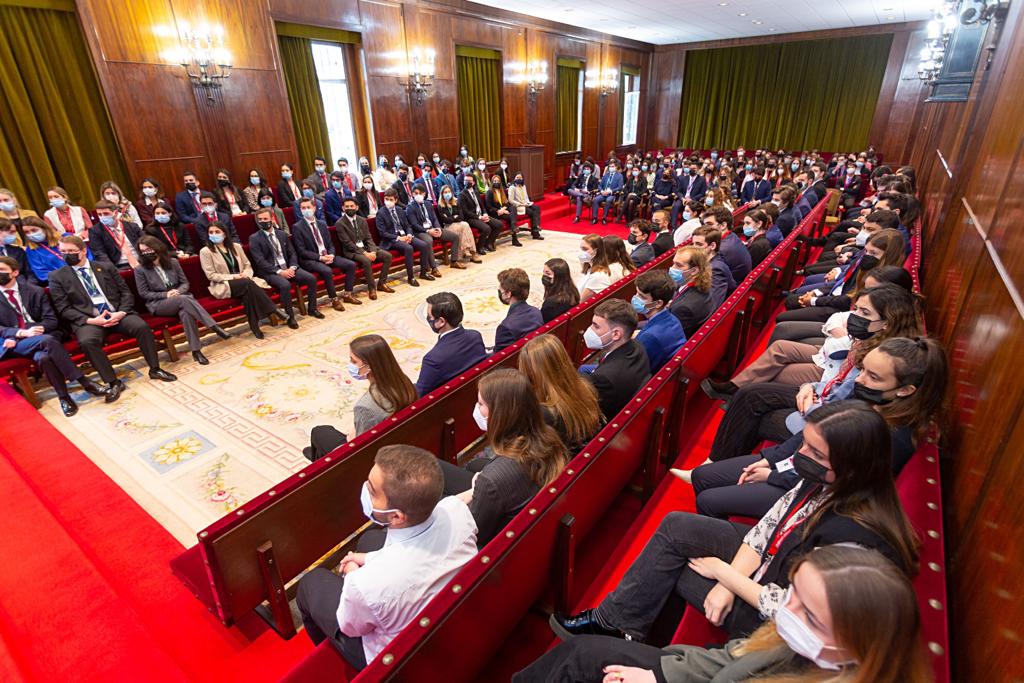ShujjatRathore's tweet photo. Delivered a key note address on the eve of #UNMUN 2022 at University of Navarra @unav in Pamplona answering a critical question ➡️ ‘what the @UN can do for #Afghanistan'❓

Some key quotes from my speech below ⬇️ https://t.co/xqb3bf0fhQ