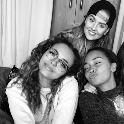 svtmixx's tweet photo. cute #LITTLEMIX and #SEVENTEEN sleepy pics to comfort your heart. ♡ https://t.co/OuaAH6OArA