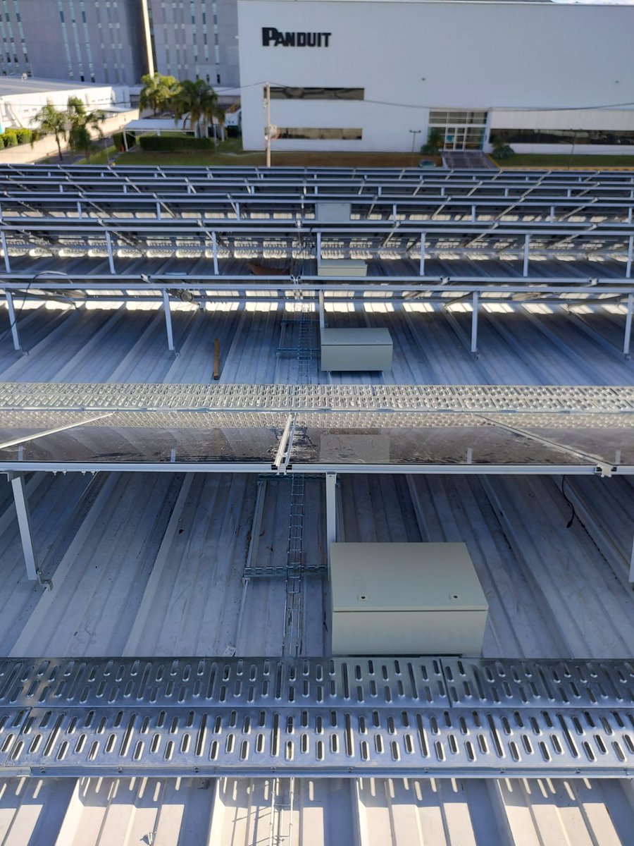 mobilenergia's tweet photo. Así se ven 510 paneles @FirstSolar instalados por @PROYENER_MX en Guadalajara, Jalisco. #PonlePaneles #SolarEnergy #PVmodules https://t.co/94ef2EL31H