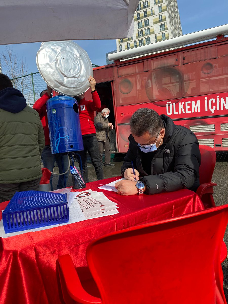 4 Mart 2022 tarihinde 9. Geleneksel Kan ve Kök Hücre Bağışı saha çalışmalarımızın ikincisini Vizyon Kartal'da gerçekleştirdik. Kampanyamıza katılım sağlayan tüm bağışçılarımıza, çalışanlara ve büyük bir özveriyle gönüllü olan ekibimize çok teşekkür ederiz.🤗