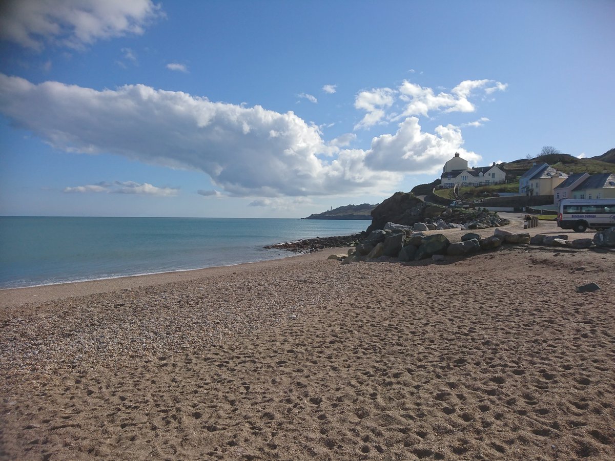 GeogBrixham's tweet photo. Yr 13 Start Bay, Devon. Fieldwork - Day 2. ☀ 🌊 🏖🚶 👍. Today was about further methods, results, risk management, ethical issues and the wider, synoptic relevance of our investigations. 🤔 💪 👀 @brixhamcollege #StartBay #Torcross #Hallsands #Beesands #Slapton https://t.co/NbprGOO4OE