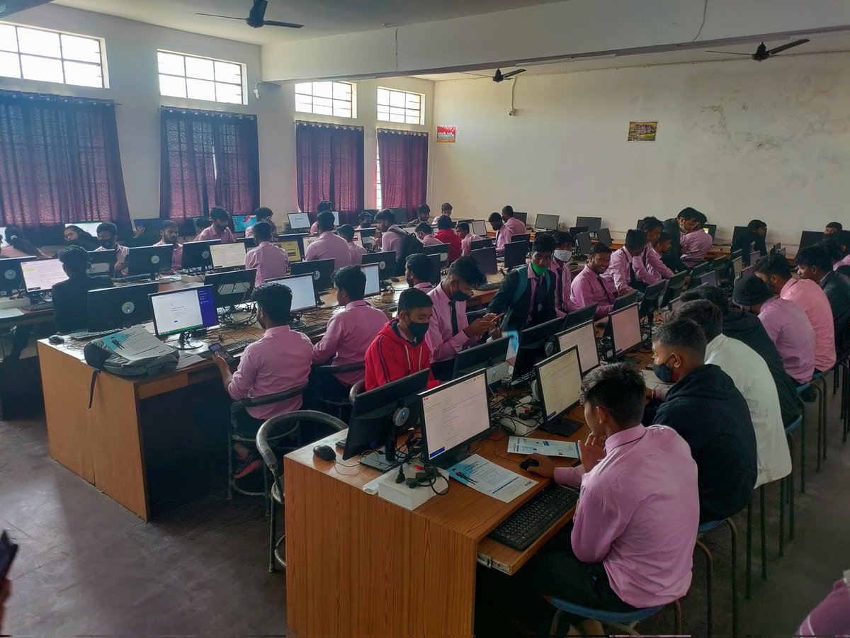 rckunal's tweet image. Hundreds of 10+2 appearing youths appeared in the online assessment of #HCLTechBee organized by @hcltech team at #GossnerCollege_Ranchi.

Thanks to @DC_Ranchi and @JharkhandCMO @HemantSorenJMM for your support.