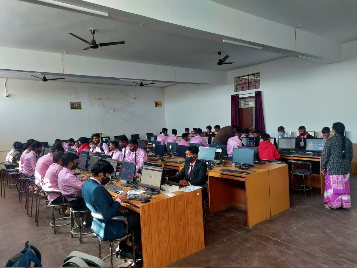 rckunal's tweet image. Hundreds of 10+2 appearing youths appeared in the online assessment of #HCLTechBee organized by @hcltech team at #GossnerCollege_Ranchi.

Thanks to @DC_Ranchi and @JharkhandCMO @HemantSorenJMM for your support.