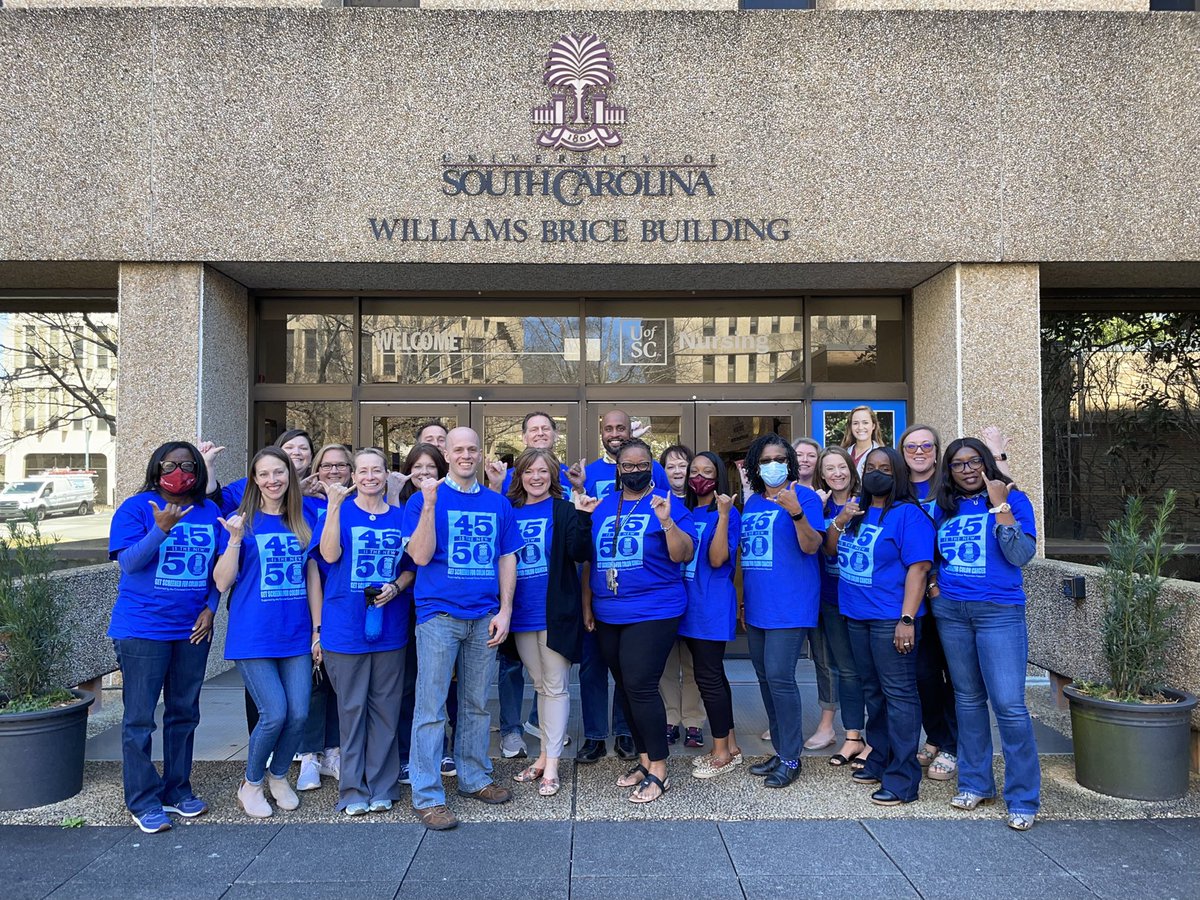 UofSCNursing's tweet photo. CON faculty and staff supporting colon screenings 👉🏼 45 is the new 50.
As educators, we all play an essential role in sharing the benefits of prevention over treatment.
#SCgoblue, #ScreeningStartsat45, #DressInBueDay, #GetScreened, #NCCRT. https://t.co/XfL5jdcryE