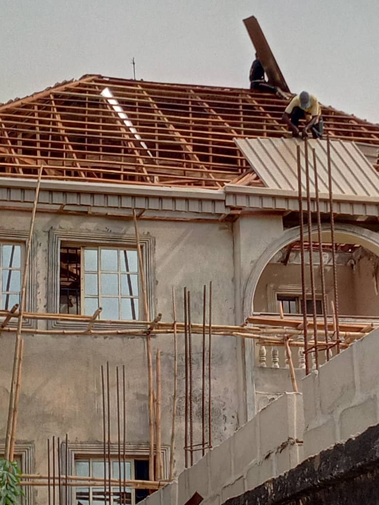 sensationalblis's tweet photo. We offer the best construction works in decking, roofing , parapet roof, panel &amp; wethering services anywhere in Nigeria with assured first class services guaranteed . Contact us now 2348105561972. #property #realestate #engineers #buildingconstructions #AbujaTwitterCommunity https://t.co/MorW24jNpi