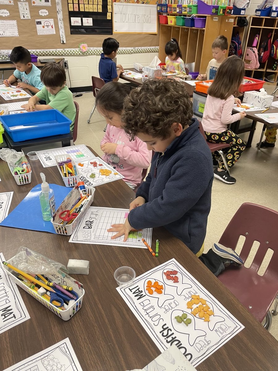 Today we used Goldfish to show how to create a bar graph but sorting and counting the four different colors. It was a fun and yummy activity!