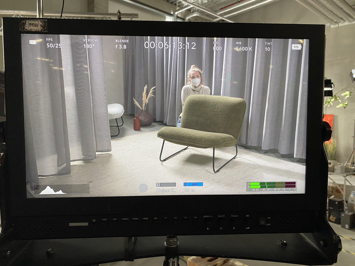 studio_laforet's tweet photo. Our Art Director Jil on Set ♥️
#arschdepartment #studiolaforet #artdirection #setdesign #WomenInNFTs https://t.co/KPhF5gNAH7