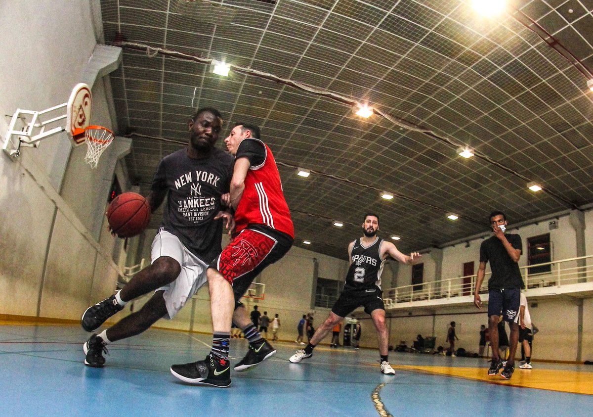 filipecabral10's tweet photo. #basquetebolsetubal https://t.co/KJlnRVz4eG