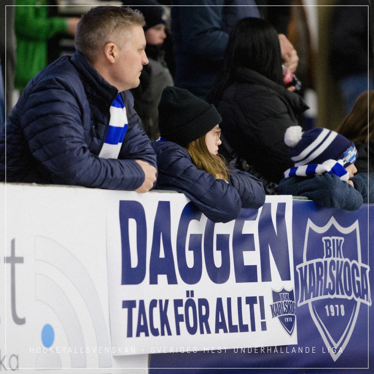 Kaptenen Mikael "Daggen" Eriksson har slutat - och det uppmärksammas av <a href="/BIK_Karlskoga/">Bofors IK Karlskoga</a>-supportrar i Nobelhallen!
📷 Tobias Eriksson
#fredagshockey #hockeyallsvenskan #sverigesmestunderhållandeliga
