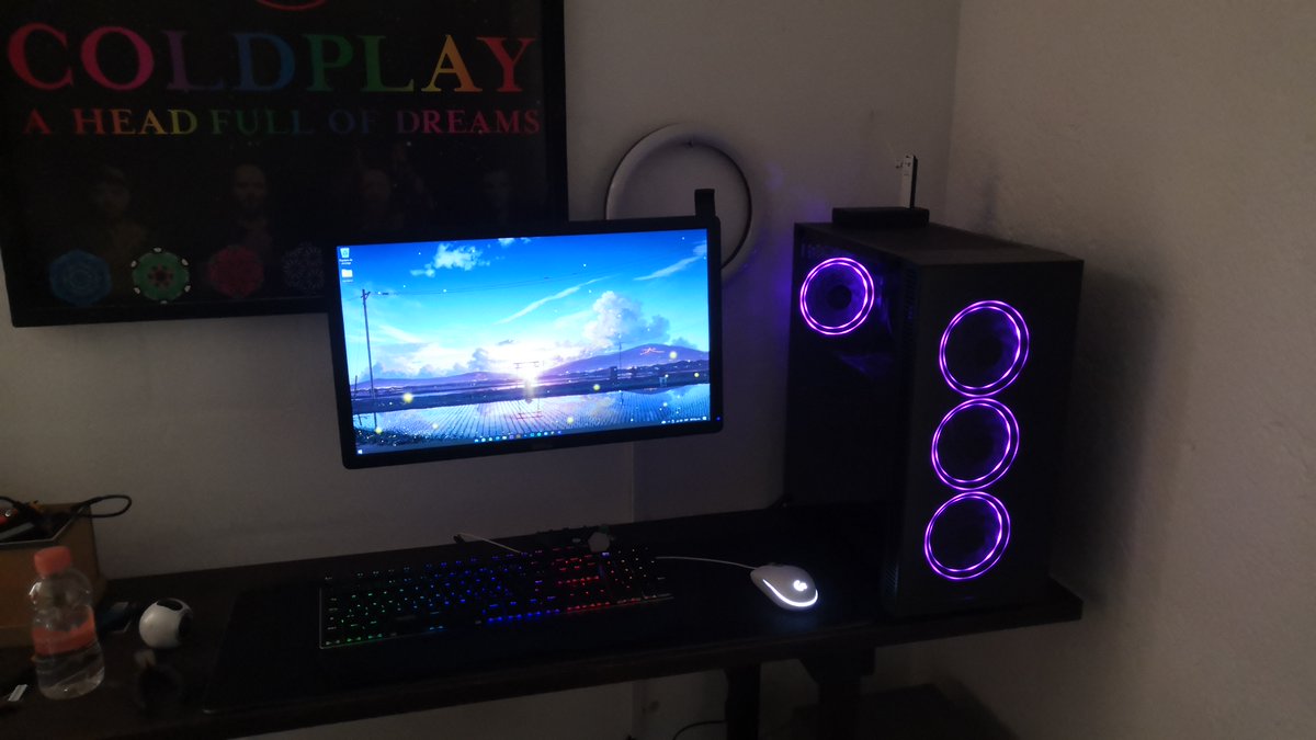 Da175David's tweet image. Mi setup en un 85% finalizado, aun me falta comprar mas cositas, la foto la tome hace dos semanas
 #SetupsRubius2