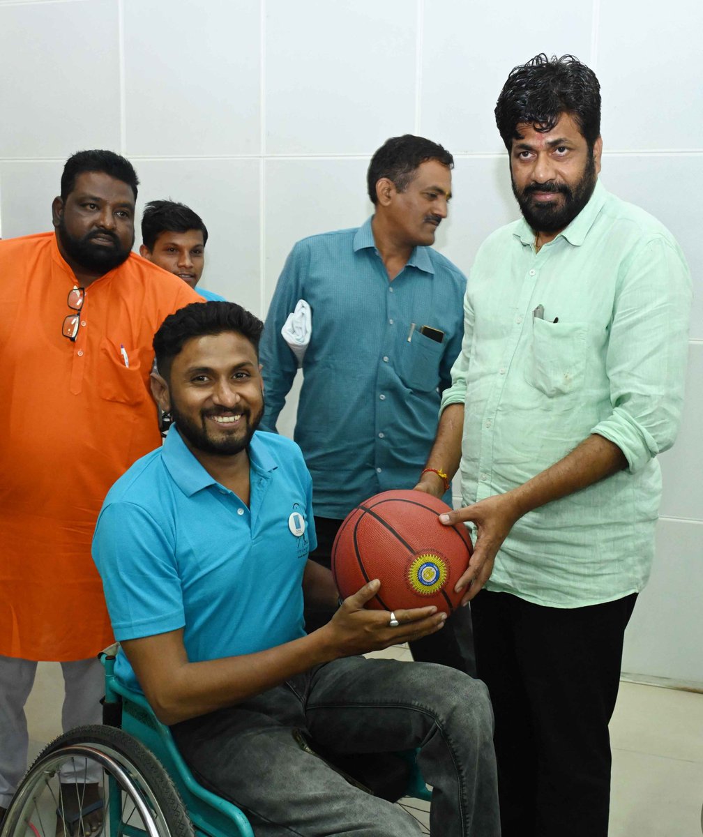 Office Of Bacchu Kadu tweet media