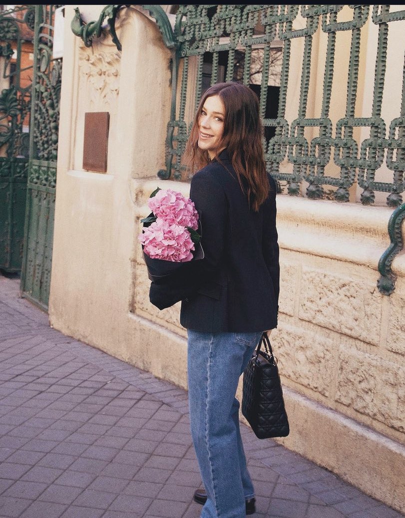 caye_et's tweet photo. — valentine’s day memories🌺 🌷 https://t.co/v9lGN8AeXZ