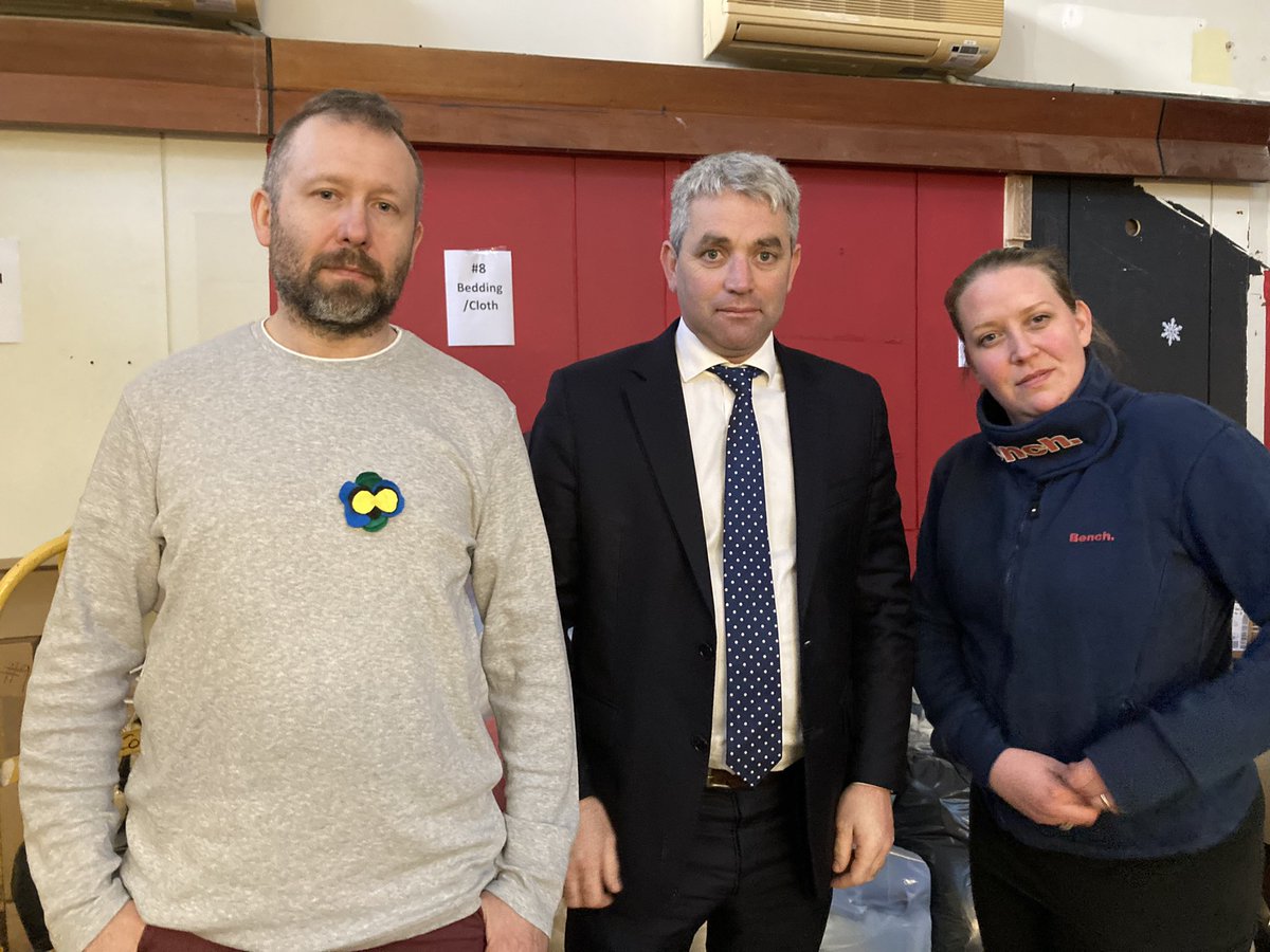 timlombard13's tweet photo. 📢 WEST CORK UKRAINE APPEAL urgently need 3 vans and two people per van tomorrow Saturday 5th March at drop off centre in Bandon.If you have a van and can help please call Sandy 086 0758838 or Rafal 087 6188434 this evening.All help greatly appreciated.@bandon https://t.co/vK3Fs8w3MT