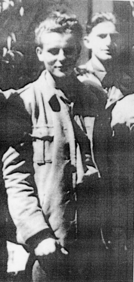 ANPIRomaPosti's tweet photo. Dopo il #25luglio 1943 #VittorioBlandino si rifugiò sulle montagne sopra #Almese. Unitosi ai partigiani fu arrestato dai nazifascisti e torturato brutalmente in #ViaAsti a #Torino.Riuscito a fuggire continuò a combattere sino alla #Liberazione.Morì a #VillarDora il #7marzo 2009. https://t.co/E3G0fev3rN