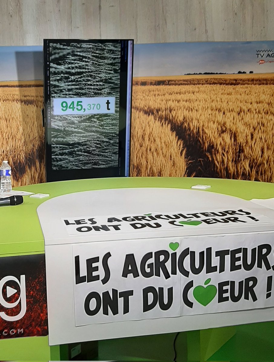 C'est l'heure du bilan #AgriDefis des @Agrisontducoeur, près de 1️⃣0️⃣0️⃣0️⃣ tonnes de produits variés et de qualite pour les <a href="/BanquesAlim/">Banques Alimentaires</a>, issus de toute la filière alimentaire, producteurs, coopératives, industriels et distributeurs. Une réussite 👍, merci 💚🧡 et rdv au #sia2023 !
