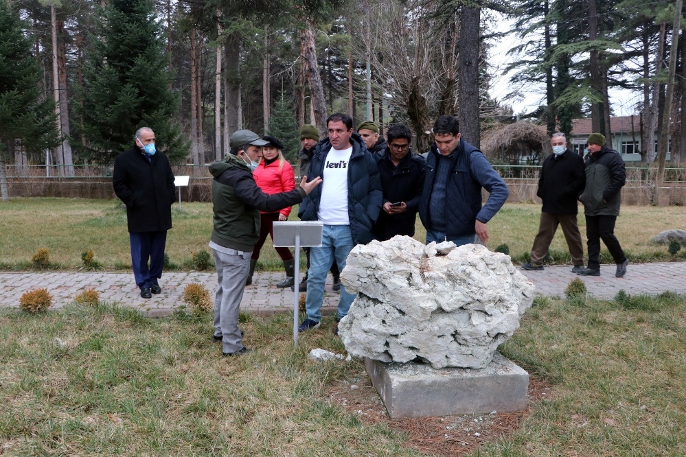 Pakistan Ormancılık Heyeti Bölgemizde
Pakistan İklim Değişikliği Bakanlığı Ormancılık Heyeti Türkiye’deki programının Afyonkarahisar ve Eskişehir bölümlerini tamamladı.
Haberin devamı;
kisa.link/PPFV 
<a href="/OGMgovtr/">Orman Genel Müdürlüğü</a> 
<a href="/OrmanHaber/">Orman Haber</a> 
<a href="/yesilvatan1923/">YEŞİL VATAN</a> 
@ogmhabercom