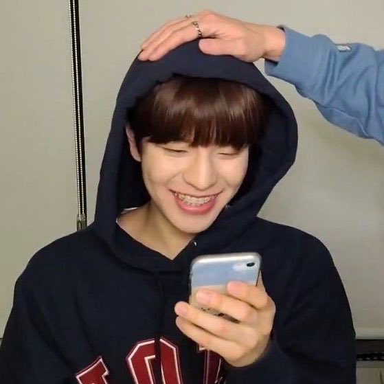 S2M2E9's tweet photo. 승민이 걍 이거임 https://t.co/aZpDu9hFph