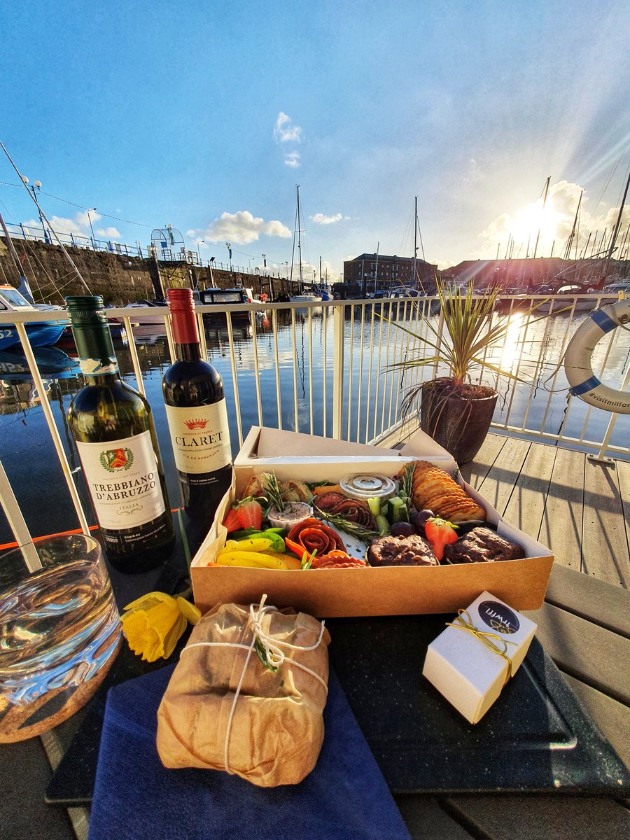 I'm in Pembrokeshire for a few days doing a little article research. Hoping to find some lush coastal walks, coffee shops, and local produce in this gorgeous part of #Wales