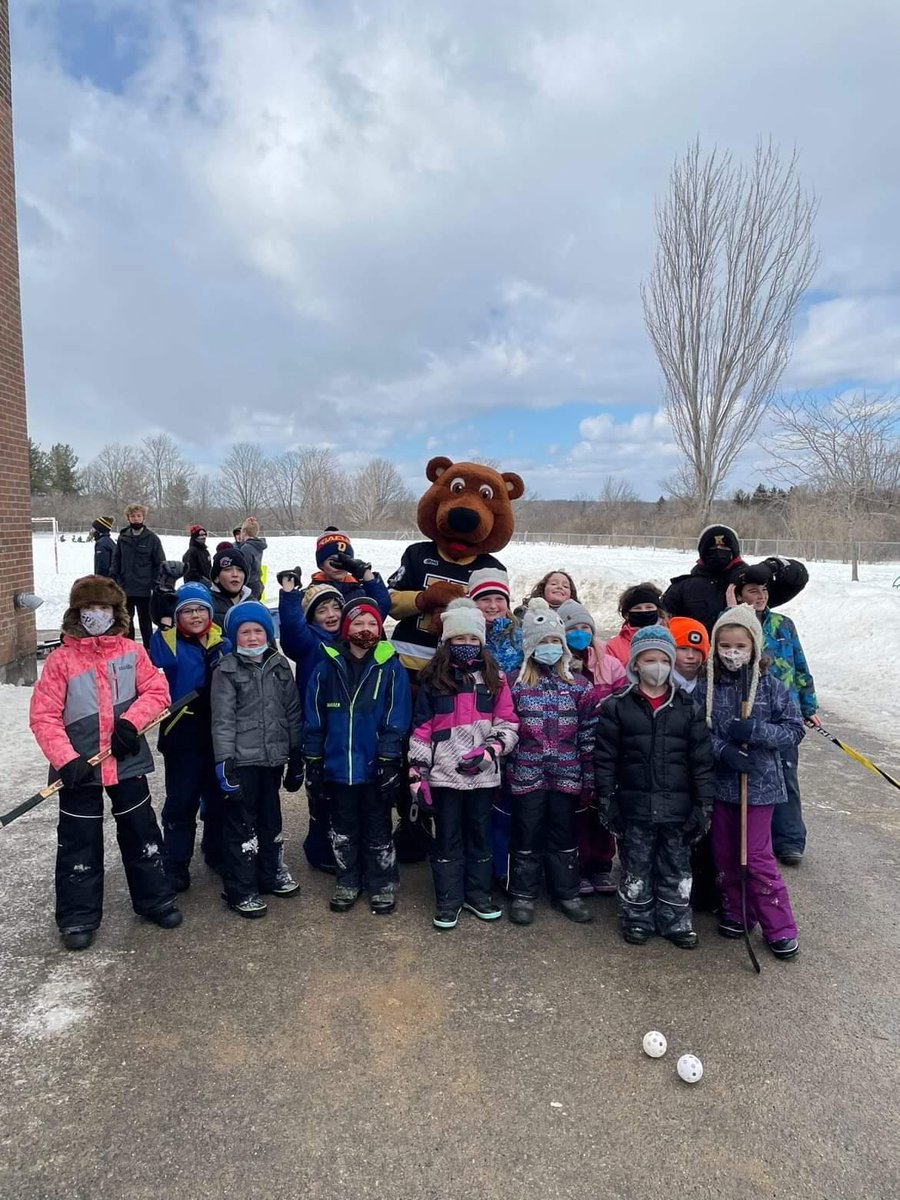 KingstonFronts's tweet photo. Thank you so much to St. Patrick Catholic School in Harrowsmith, ON for hosting Barrack the Bear today 🐻😀

He had a blast!

#GoFrontsGo https://t.co/kUZHQvtEvu