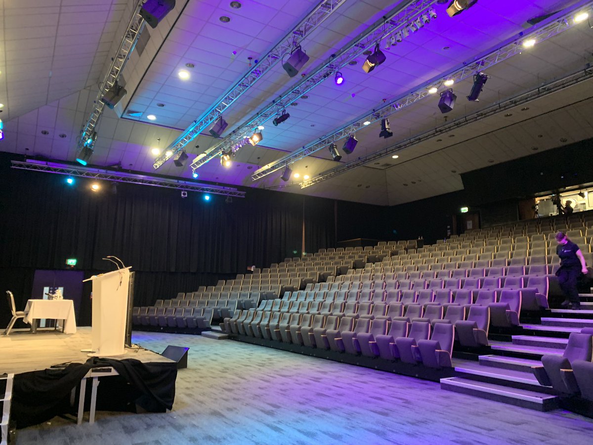 smizz's tweet photo. Had a brilliant day live drawing the @cftrust conference on clinical trials today. I met many incredible people & was great to re-meet amazing doctors like professor @AlanRSmyth. I was amazed how much CF research has moved on in 4 years since I was last here. Amazing work https://t.co/EG38OMY0l7