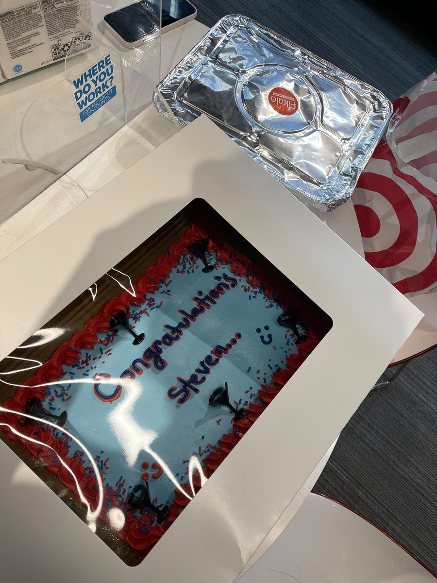 Vic_M_BlueLink's tweet photo. Last day as an RSC for Steven. Upwards and onwards as an ASM! Congrats Steven! Well deserved! @BaezYasmine @firas_smadi @suarezvp1 https://t.co/BRHoG0LDC9