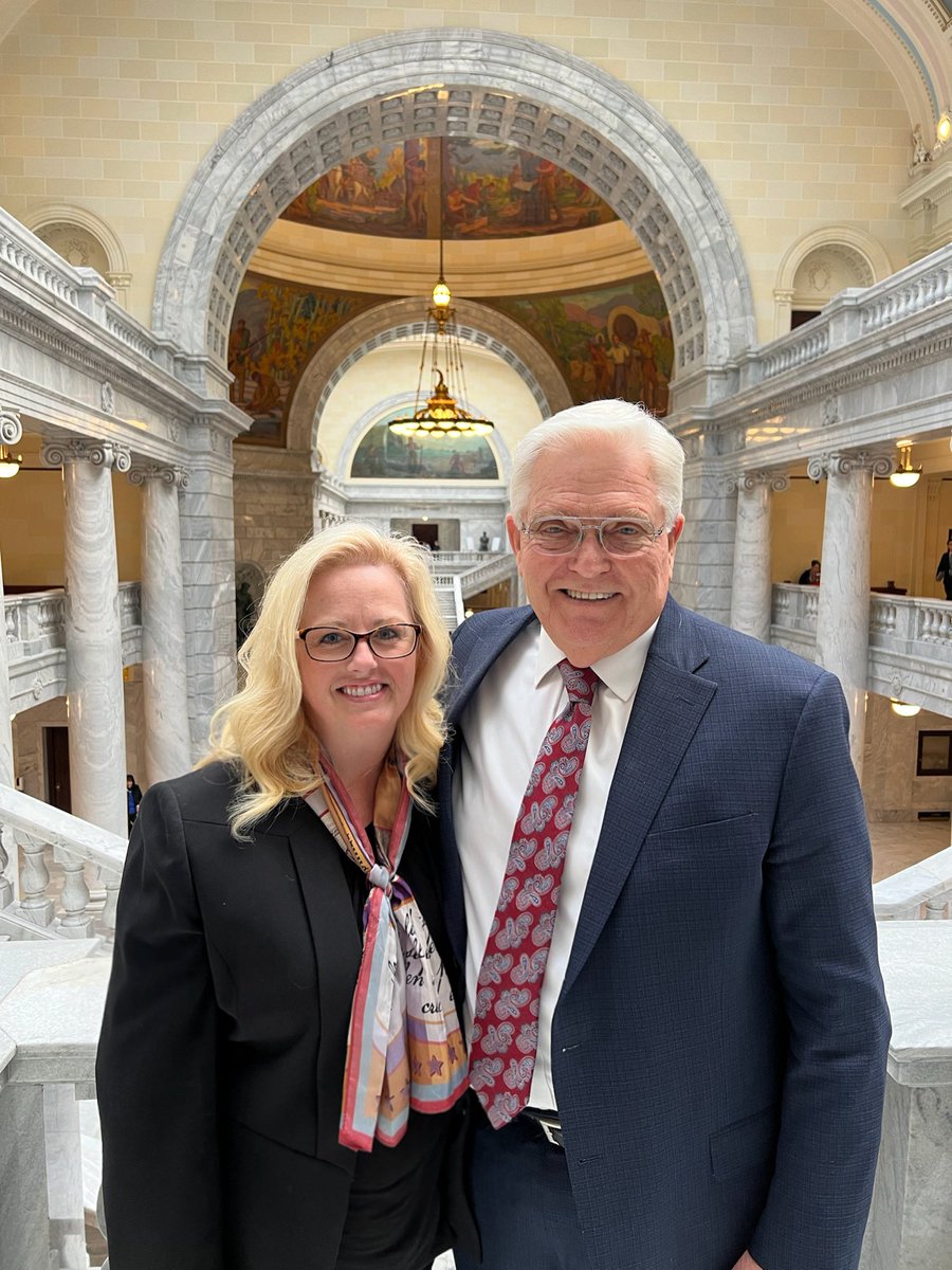dawnmama6's tweet photo. Today one of the finest legislators you’ll ever meet wraps up his final session as he’s retiring from the House the end of this year. Please retweet to help me thank @lowrysnow for his decade of service to Dist 74 and the entire state of Utah. #ThanksLowry https://t.co/ahP57uDioD