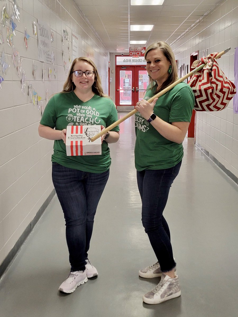 MrsLaylaGilbert's tweet photo. Anything but a 🎒… we understood the assignment! Thanks #WLMSPTO #WestisBest #ELAShenanigans #KFCdoesntUseBucketsAnymore https://t.co/plEIA0iXi9