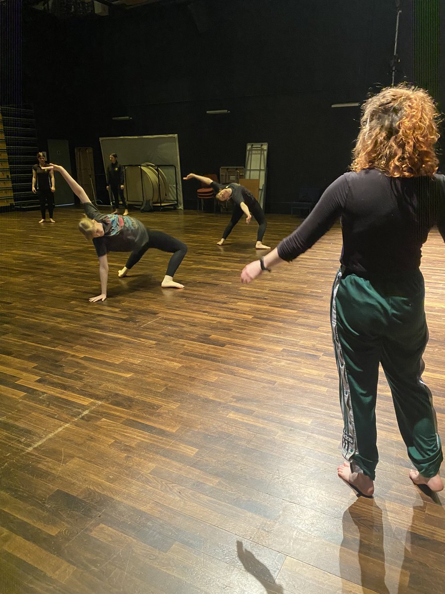 AMAZING workshop today with <a href="/AmyFoskettDance/">Amy Foskett Dance</a> company. Amy came in to work with our year 11 and 13 dancers and it.was.stunning!! Beautiful work from our dancers <a href="/BPSixthForm/">BP Sixth Form</a> <a href="/BitterneParkSch/">Bitterne Park School</a> #youthdance #aqadance
