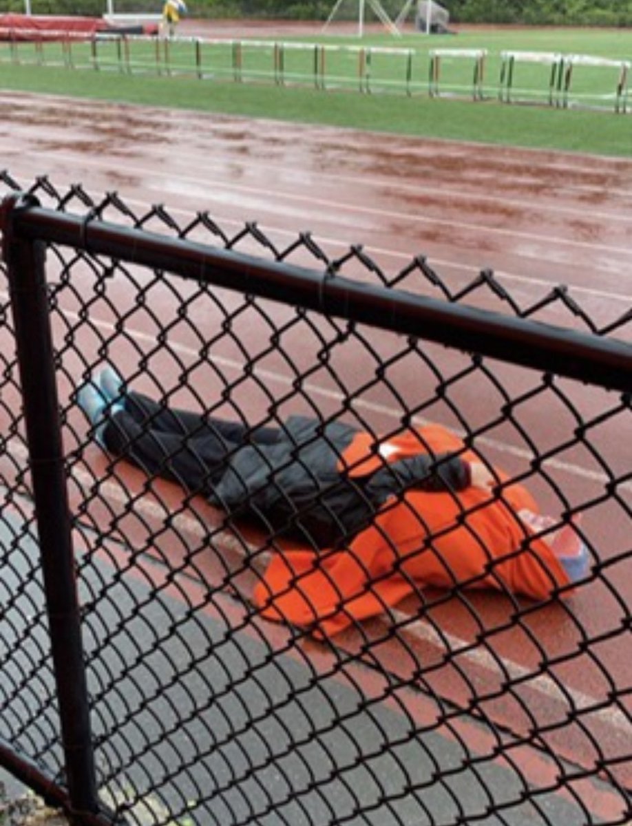 LivPoole2's tweet photo. @MissMorganSS #Physiology   
When coach says to win the race, 2 hours before the race so you have to think about it for those hours and the Yerkes-Dodson Law kicks in….. https://t.co/pZtZg3lnLV
