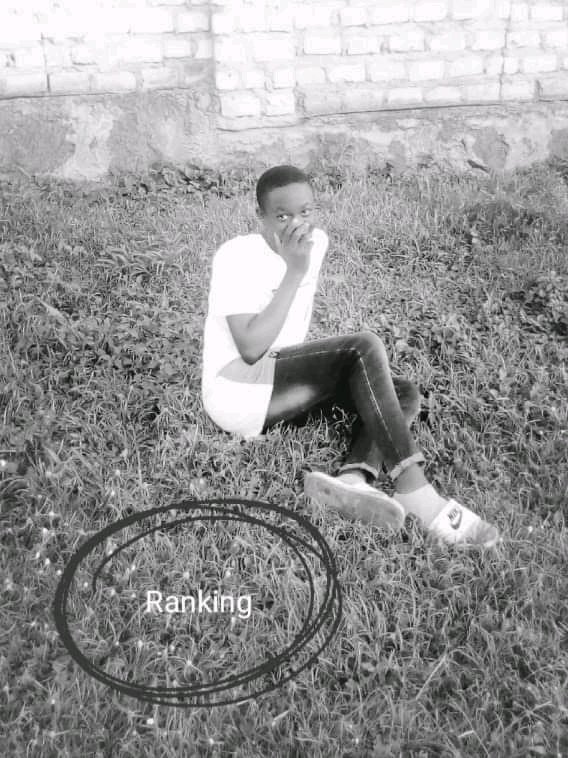 ElijahFavoured's tweet photo. I remember those days in school https://t.co/ZYT26KLQMW