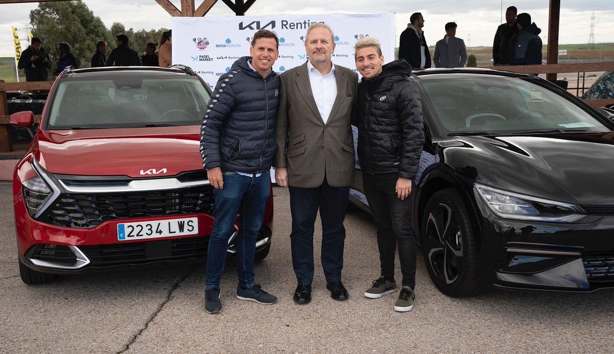 paquito_navarro's tweet photo. Orgulloso de seguir perteneciendo a esta gran familia @KiaEspana un año más 💪🏻!
Muchas gracias por contar conmigo 🤗 https://t.co/Fzr8sFnkIm