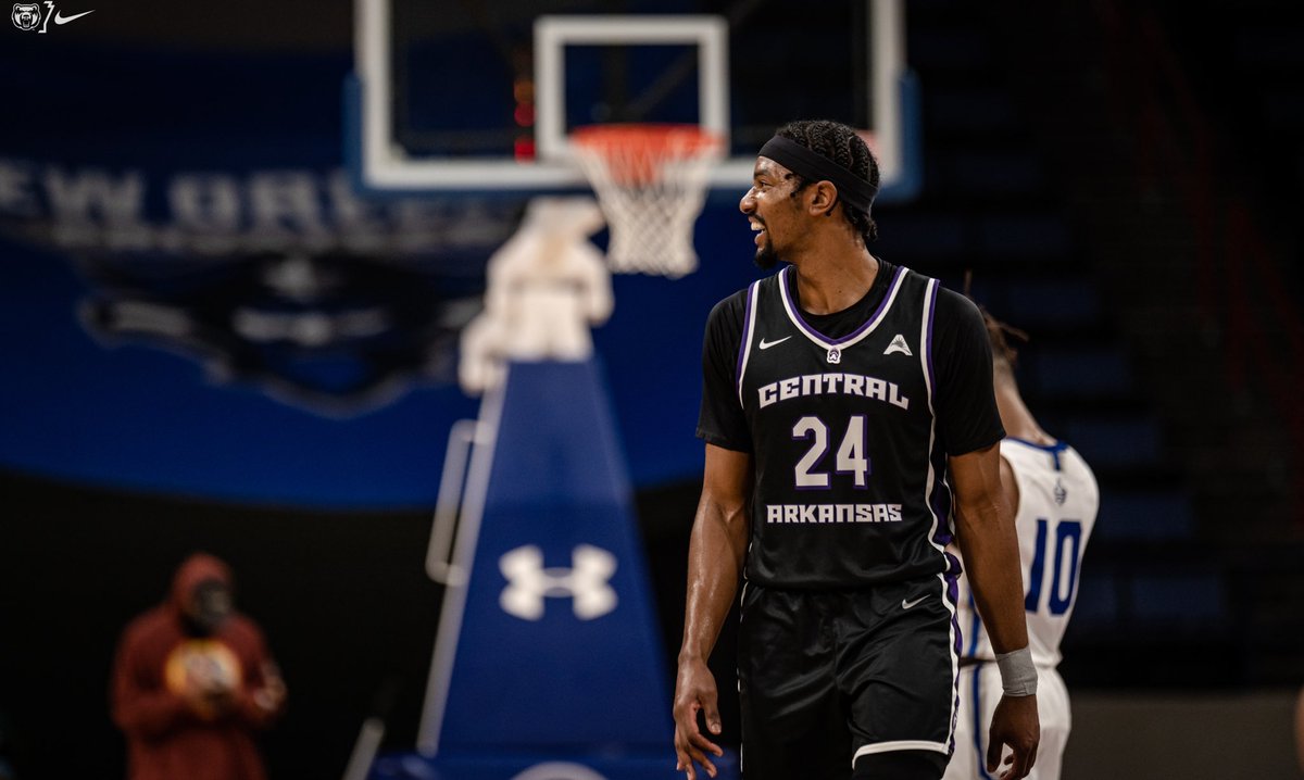 JayChatham24's tweet photo. @UCAMBB gave me an opportunity that changed my life forever and I vowed to give this program everything I had no matter the circumstances.
There’s a new era of basketball in Conway and I’m just blessed to help kick it off. 
Thank You UCA        
Chatham OUT   
#AGTG💜🤞🏽 https://t.co/sciUTSGMua