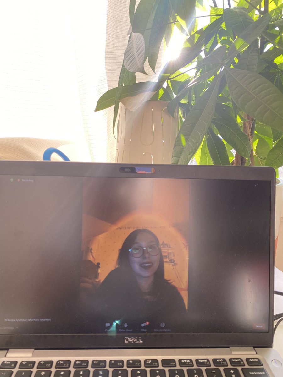 gbhsjg's tweet photo. Big congratulations to Rebecca Seymour who presented at the @takingitglobal Showcase last night. Rebecca spoke on her poem that she wrote about what youth are doing to prevent the climate crisis. 
This poem will be featured in @takingitglobal RiZine coming out soon 👏🏽💗 https://t.co/Fxi1NoJk3M
