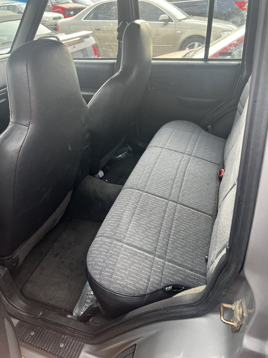 xaycob's tweet image. Girlfriend just picked up the cleanest xj 🤌🏼