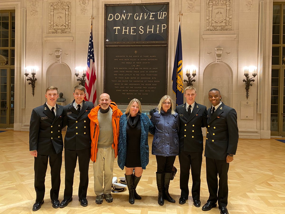 NavalAcademy's tweet photo. Shout out to all the amazing #USNA sponsor families during this #SponsorAppreciationWeek!
Thank you for all the time you sacrifice for the midshipmen, for the guidance you give them, and especially for all the car rides and food! https://t.co/wAlR0Gkznx