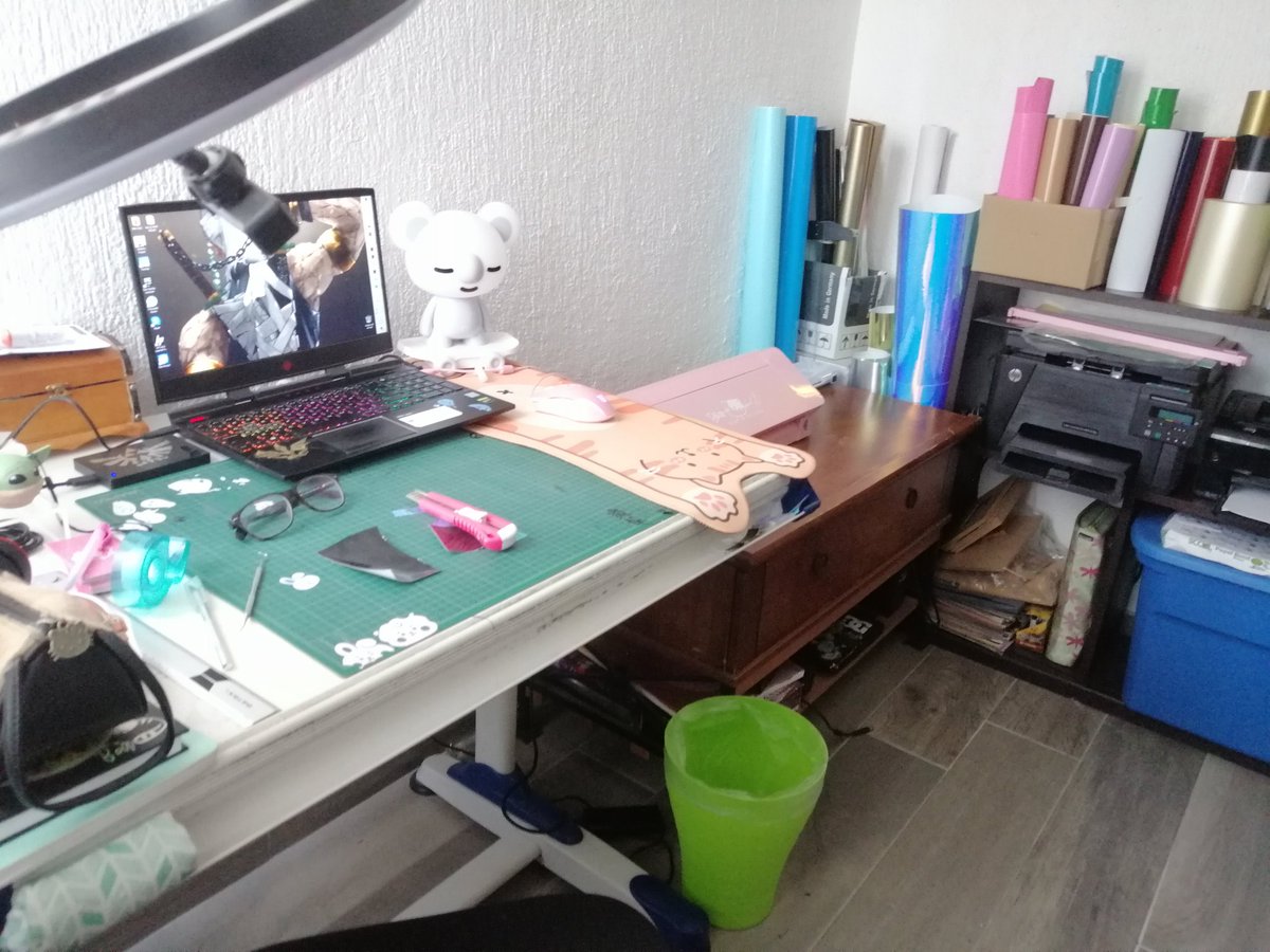 bb4182's tweet photo. No es un setups pero es mi zona de trabajo ✨❤️ #SetupsRubius2 https://t.co/rDhCrlAjFb